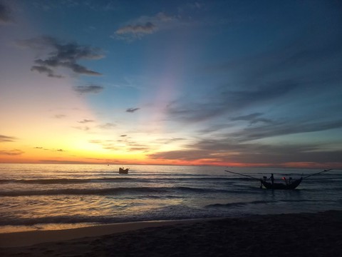 Bình minh trên làng chài Thượng Luật - Ảnh 2.
