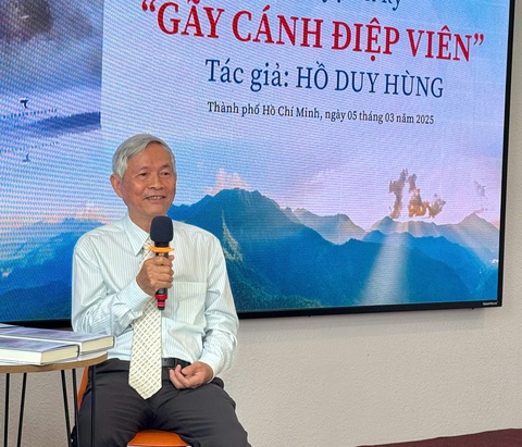 Chạm vào nước mắt, nỗi đau đời của người điệp viên tự nhận mình 'gãy cánh' - Ảnh 2. Chạm vào nước mắt, nỗi đau đời của người điệp viên tự nhận mình 'gãy cánh' - Ảnh 2.