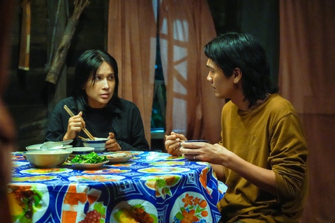 'Quỷ nhập tràng' lấy cảm hứng từ người đàn ông 'ôm xác vợ ngủ' nhiều năm - Ảnh 1. 'Quỷ nhập tràng' lấy cảm hứng từ người đàn ông 'ôm xác vợ ngủ' nhiều năm - Ảnh 1.