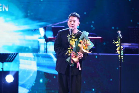 Giải Cống hiến 2025: Tùng Dương vững ngôi vương, Soobin lập 'hat-trick' - Ảnh 3.