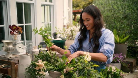 Bộ tứ báo thủ của Trấn Thành chiếu ở 12 nước; Meghan Markle mỉa mai cuộc sống hoàng gia - Ảnh 2. Bộ tứ báo thủ của Trấn Thành chiếu ở 12 nước; Meghan Markle mỉa mai cuộc sống hoàng gia - Ảnh 2.