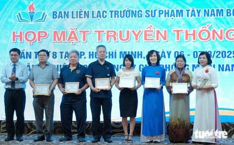 Xúc động câu chuyện của những người thầy cầm súng Trường Sư phạm T3 - Ảnh 1. Xúc động câu chuyện của những người thầy cầm súng Trường Sư phạm T3 - Ảnh 1.
