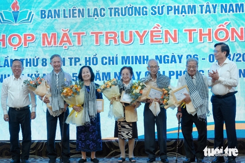 Xúc động câu chuyện của những người thầy cầm súng Trường Sư phạm T3 - Ảnh 4. Xúc động câu chuyện của những người thầy cầm súng Trường Sư phạm T3 - Ảnh 4.