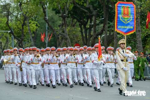 Mãn nhãn màn biểu diễn khí công, võ thuật, truy bắt tội phạm của lực lượng công an - Ảnh 9.
