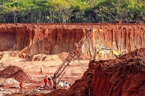 Mỹ - Trung cạnh tranh khoáng sản ở châu Phi - Ảnh 1. Mỹ - Trung cạnh tranh khoáng sản ở châu Phi - Ảnh 1.