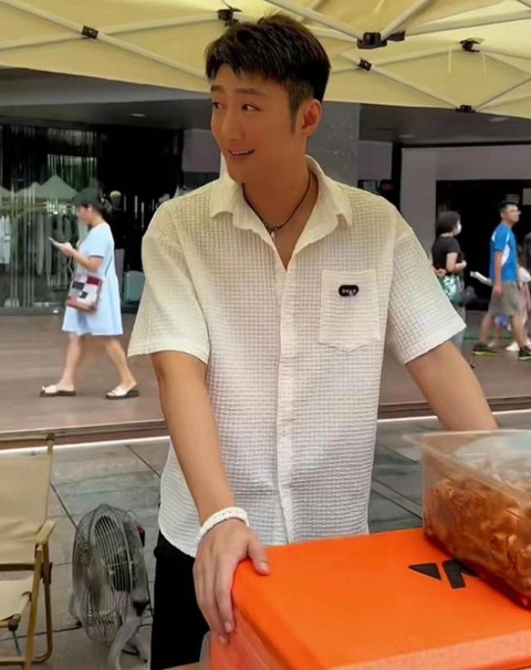 Quý Bình muốn an nghỉ tại Cần Giờ, nơi anh từng đi lính - Ảnh 6. Quý Bình muốn rải tro cốt xuống Cần Giờ, nơi anh gắn bó khi là bộ đội biên phòng - Ảnh 6.