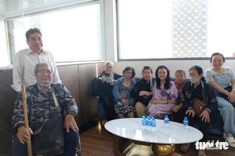 Ngày 8-3, NSND Kim Cương thực hiện điều ý nghĩa cho nghệ sĩ khó khăn - Ảnh 4. Ngày 8-3, NSND Kim Cương thực hiện điều ý nghĩa cho nghệ sĩ khó khăn - Ảnh 4.