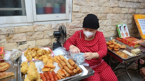 Độc lạ chợ ẩm thực Hồi giáo mở mỗi năm đúng 1 lần vào tháng Ramadan - Ảnh 1. Độc lạ chợ ẩm thực mở mỗi năm đúng 1 lần vào tháng Ramadan - Ảnh 1.