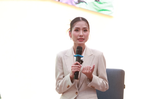 Hoa hậu Nguyễn Thanh Hà viết Vương miện xanh truyền cảm hứng bảo vệ môi trường - Ảnh 1. Hoa hậu Nguyễn Thanh Hà viết Vương miện xanh truyền cảm hứng bảo vệ môi trường - Ảnh 1.
