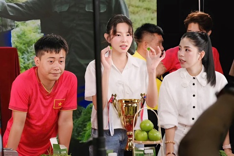 Từ vụ Quang Linh Vlogs: KOL, nghệ sĩ quảng cáo thế nào để đúng luật? - Ảnh 1. Từ vụ Quang Linh Vlogs: KOL, nghệ sĩ quảng cáo thế nào để đúng luật? - Ảnh 1.