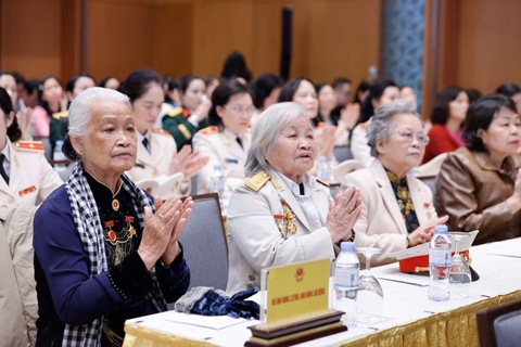 Thủ tướng cảm ơn sự đóng góp, cống hiến đặc biệt quan trọng của toàn thể Phụ nữ Việt Nam - Ảnh 11. Thủ tướng cảm ơn sự đóng góp, cống hiến đặc biệt quan trọng của toàn thể Phụ nữ Việt Nam - Ảnh 8.