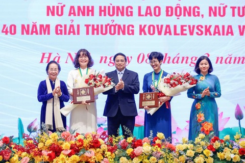 Thủ tướng cảm ơn sự đóng góp, cống hiến đặc biệt quan trọng của toàn thể Phụ nữ Việt Nam - Ảnh 7. Thủ tướng cảm ơn sự đóng góp, cống hiến đặc biệt quan trọng của toàn thể Phụ nữ Việt Nam - Ảnh 4.