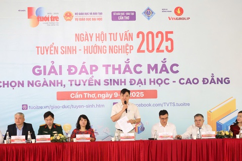 Tưng bừng khai hội tư vấn tuyển sinh hướng nghiệp 2025 tại Cần Thơ - Ảnh 4. Tưng bừng khai hội tư vấn tuyển sinh hướng nghiệp 2025 tại Cần Thơ - Ảnh 4.