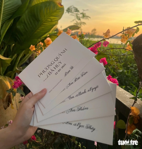 Kiếm tiền bằng nghề độc lạ - Kỳ 4: Viết thiệp tay, nghề thủ công kiếm tiền thời hiện đại - Ảnh 2.