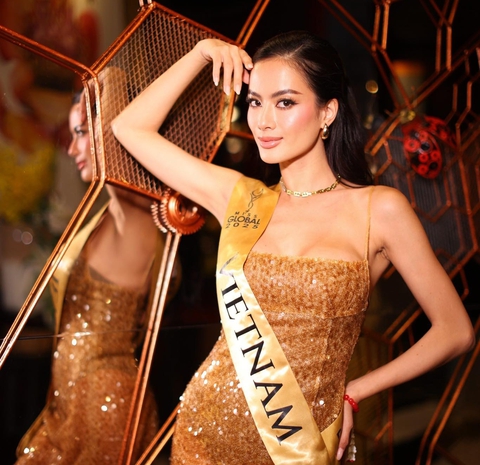 Khán giả Việt Nam phản ứng đường lưỡi bò xuất hiện tại Miss Global - Ảnh 1. Khán giả Việt đòi tẩy chay Miss Global vì xuất hiện đường lưỡi bò phi pháp trong clip - Ảnh 1.