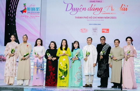 Hội Liên hiệp Phụ nữ quận 3 giành giải nhất Duyên dáng Áo dài TP.HCM - Ảnh 2. Hội Liên hiệp Phụ nữ quận 3 giành giải nhất Duyên dáng Áo dài TP.HCM - Ảnh 2.