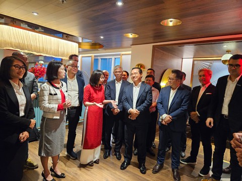 Ông Philipp Rösler: Nhiều doanh nghiệp Thụy Sĩ kỳ vọng tiếp tục mở rộng đầu tư tại Việt Nam - Ảnh 1. Ông Philipp Rösler: Người Việt giống 'người Thụy Sĩ của cộng đồng Đông Á' - Ảnh 1.