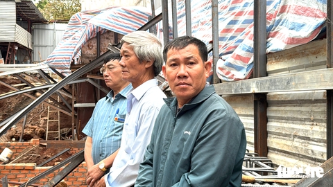 Tạm đình chỉ xây dựng nhà 7 tầng nghi gây sập nhà hàng xóm - Ảnh 2.