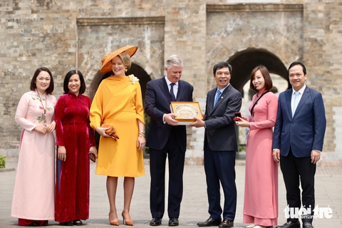 Chủ tịch nước đưa Nhà vua Bỉ đi thăm Hoàng thành Thăng Long - Ảnh 4.