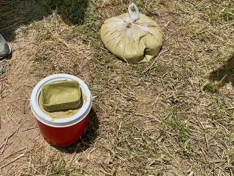 bùn phun trào - Ảnh 4.