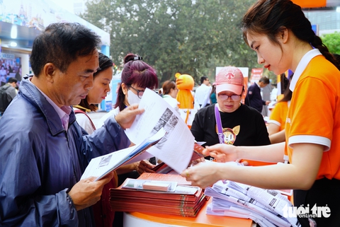 Tour lịch sử Sài Gòn ‘đắt khách’ tại Hội chợ du lịch quốc tế Việt Nam - Ảnh 1. Tour lịch sử TP.HCM đắt khách tại Hội chợ Du lịch quốc tế Việt Nam - Ảnh 1.