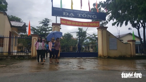 Bộ Nội vụ hướng dẫn trả trợ cấp nhưng huyện nói không, giáo viên bị mất quyền lợi - Ảnh 1.
