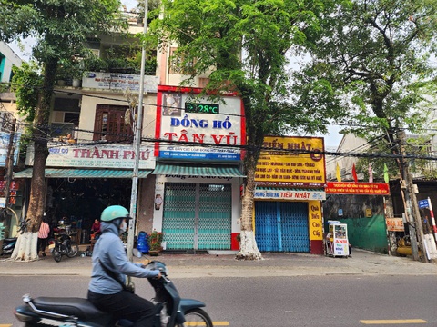 Công an Quảng Ngãi thông tin vụ truy sát, chém chết người lúc rạng sáng - Ảnh 1.
