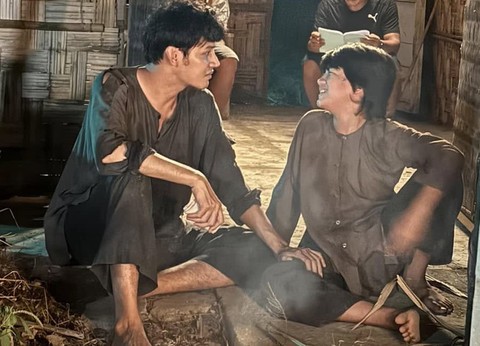 Anh Tài, Hạ Anh và tình cha thời xưa trong Chiếc vòng ngọc bích - Ảnh 1. Chiếc vòng ngọc bích - Ảnh 1.