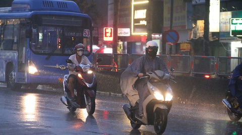 mưa dông - Ảnh 4.