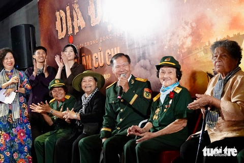 Bùi Thạc Chuyên xin lỗi, chuyện tình Ba Hương - Tư Đạp trong 'Địa đạo' có thật không? - Ảnh 1. Bùi Thạc Chuyên xin lỗi, chuyện tình Ba Hương và Tư Đạp trong 'Địa đạo' có thật không? - Ảnh 1.