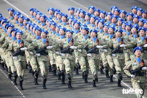 Mãn nhãn với hình ảnh máy bay kéo cờ, chiến sĩ hợp luyện tại sân bay Biên Hòa - Ảnh 21.