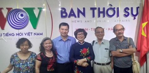 Chiếc radio cũ của bà tôi - Ảnh 2.