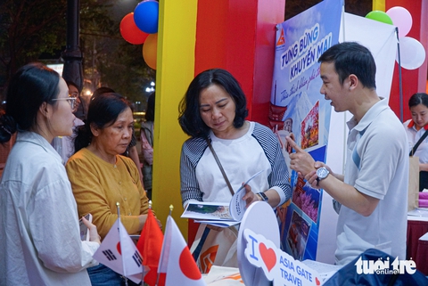Ăn thả ga, chọn quà hết ý ở Lễ hội quà tặng du lịch Hà Nội - Ảnh 4. Hà Nội - Ảnh 4.