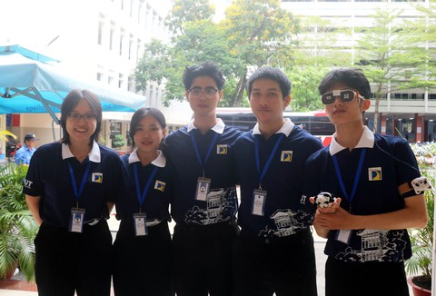 Sinh viên làm thiết bị hỗ trợ học sinh khiếm thị đi đường, vừa tiện vừa dễ thương - Ảnh 3.