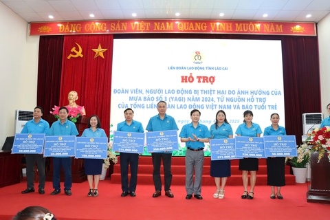 Ấm lòng Tháng Công nhân: Công đoàn và báo Tuổi Trẻ chung tay hỗ trợ người lao động vượt khó - Ảnh 1. Tháng Công nhân: Công đoàn và báo Tuổi Trẻ 'thắp' hy vọng cho người lao động khó khăn - Ảnh 1.