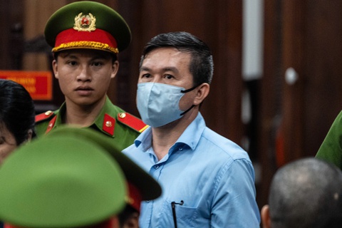Giám đốc Trung tâm dạy lái xe Sài Gòn nhận 13 năm 6 tháng tù - Ảnh 2. lái xe - Ảnh 2.