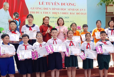 Khi học sinh nhận được thư khen - Ảnh 2.