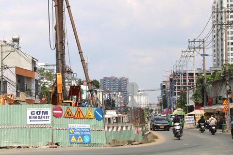 Rào chắn đường Lương Định Của, Thủ Đức khi nào tháo dỡ? - Ảnh 1.