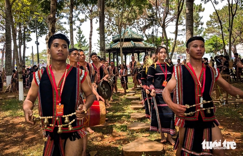 Người Gia Rai, Ba Na xúng xính thổ cẩm trong Ngày hội văn hóa dân tộc - Ảnh 2.