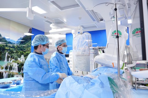 Hồng Ngọc - Ảnh 2.