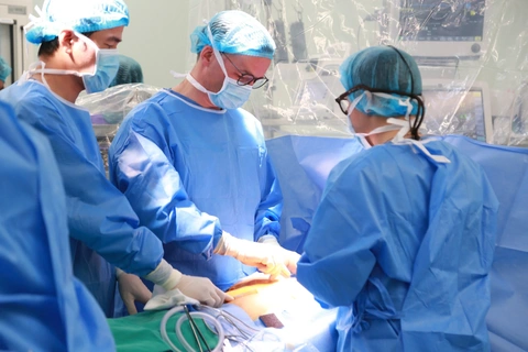 Ghép tim nhân tạo bán phần thế hệ 3 thành công lần đầu tại Việt Nam - Ảnh 1. tim nhân tạo - Ảnh 1.