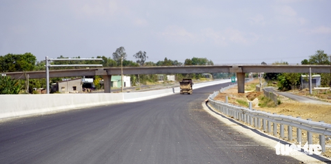 Cao tốc đầu tiên của tỉnh Bà Rịa - Vũng Tàu trước ngày thông xe kỹ thuật 30-4 - Ảnh 7.