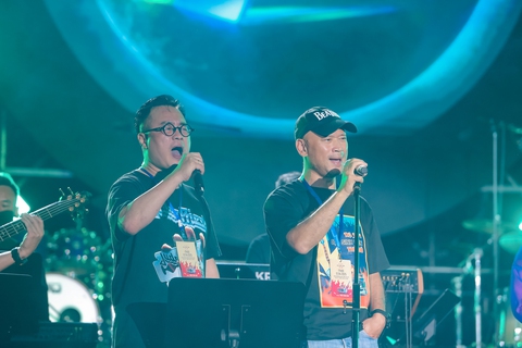 Thanh Lam và Quốc Trung khiến khán giả cười to ở Dạ hội cựu sinh viên thủ đô - Ảnh 2. Thanh Lam - Ảnh 7.