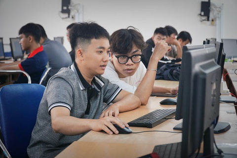 Sôi nổi nhiều hoạt động trải nghiệm, hướng nghiệp cho sinh viên Trường đại học Xây dựng miền Trung - Ảnh 5. sinh viên - Ảnh 5.