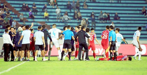 Vòng 18 V-League 2024 - 2025: Nóng chứ không hay - Ảnh 1. V-League - Ảnh 1.
