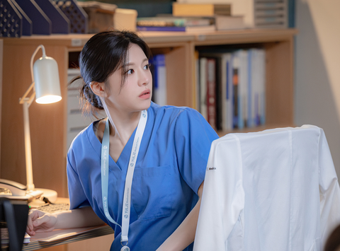 Resident playbook khởi đầu khả quan, khán giả nói nhớ hội F5 Hospital playlist - Ảnh 2. Resident playbook - Ảnh 2.