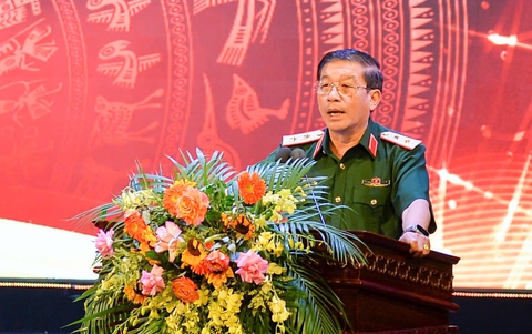 Quân đội cống hiến cho nước nhà một đội ngũ nhà văn tài danh nhất - Ảnh 1. quân đội nhân dân - Ảnh 1.