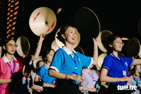 12 khối diễu hành hợp luyện ngày đầu tiên sẵn sàng đại lễ 30-4 - Ảnh 7. diễu hành - Ảnh 7.