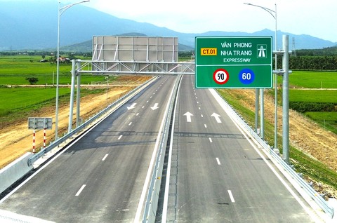 Khai thác 70km cao tốc Vân Phong - Nha Trang vào ngày 19-4: Thông suốt từ TP.HCM đến Vạn Giã - Ảnh 1. cao tốc - Ảnh 1.