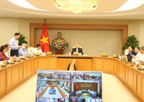 Phó thủ tướng: Còn tình trạng 'đá bóng' lên xuống khi tháo gỡ dự án năng lượng tái tạo - Ảnh 1.